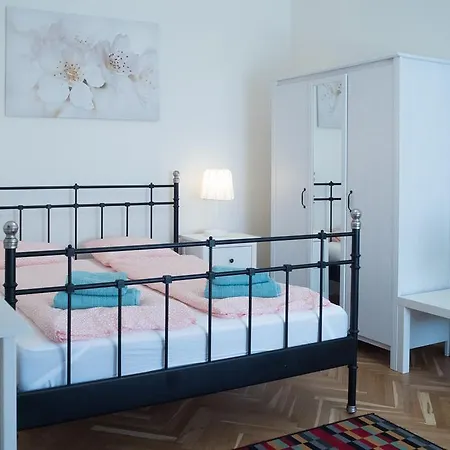Apartment Friendly In The Center Budapest