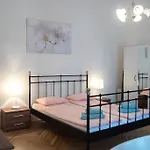 Friendly In The Center Apartman *